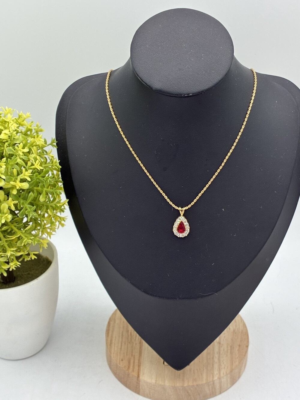 Avon Signed Ruby Red Rhinestone Pear Pendant Necklace Gold Rope Chain 16in